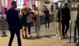 李玟摔倒谁爆料的视频播放,独家爆料瞬间回顾